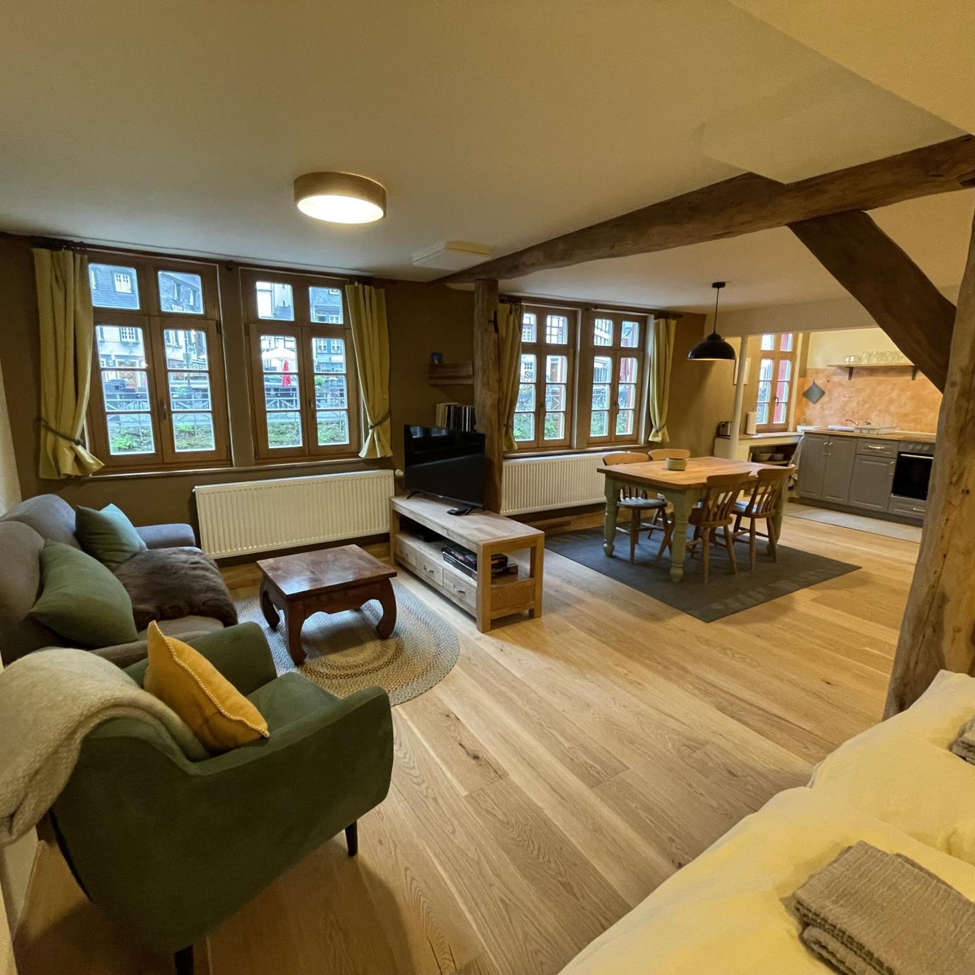 Apartment Am Fluss Im Haus An Der Rur Monschau Exterior photo