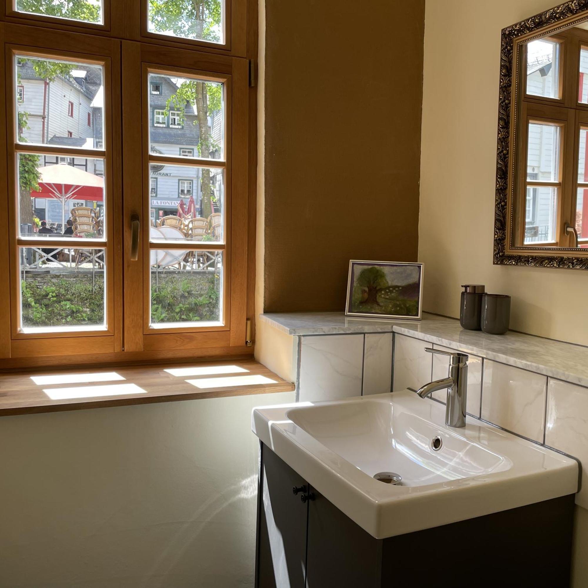 Apartment Am Fluss Im Haus An Der Rur Monschau Exterior photo